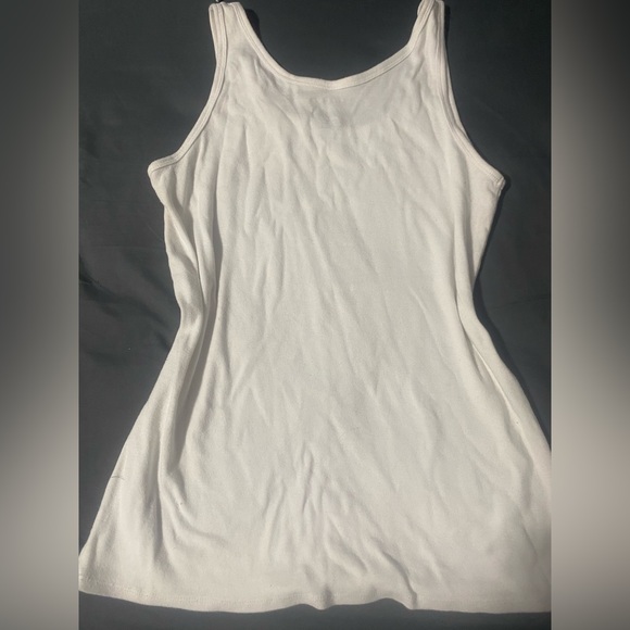 Plain White Tank - Picture 2 of 4
